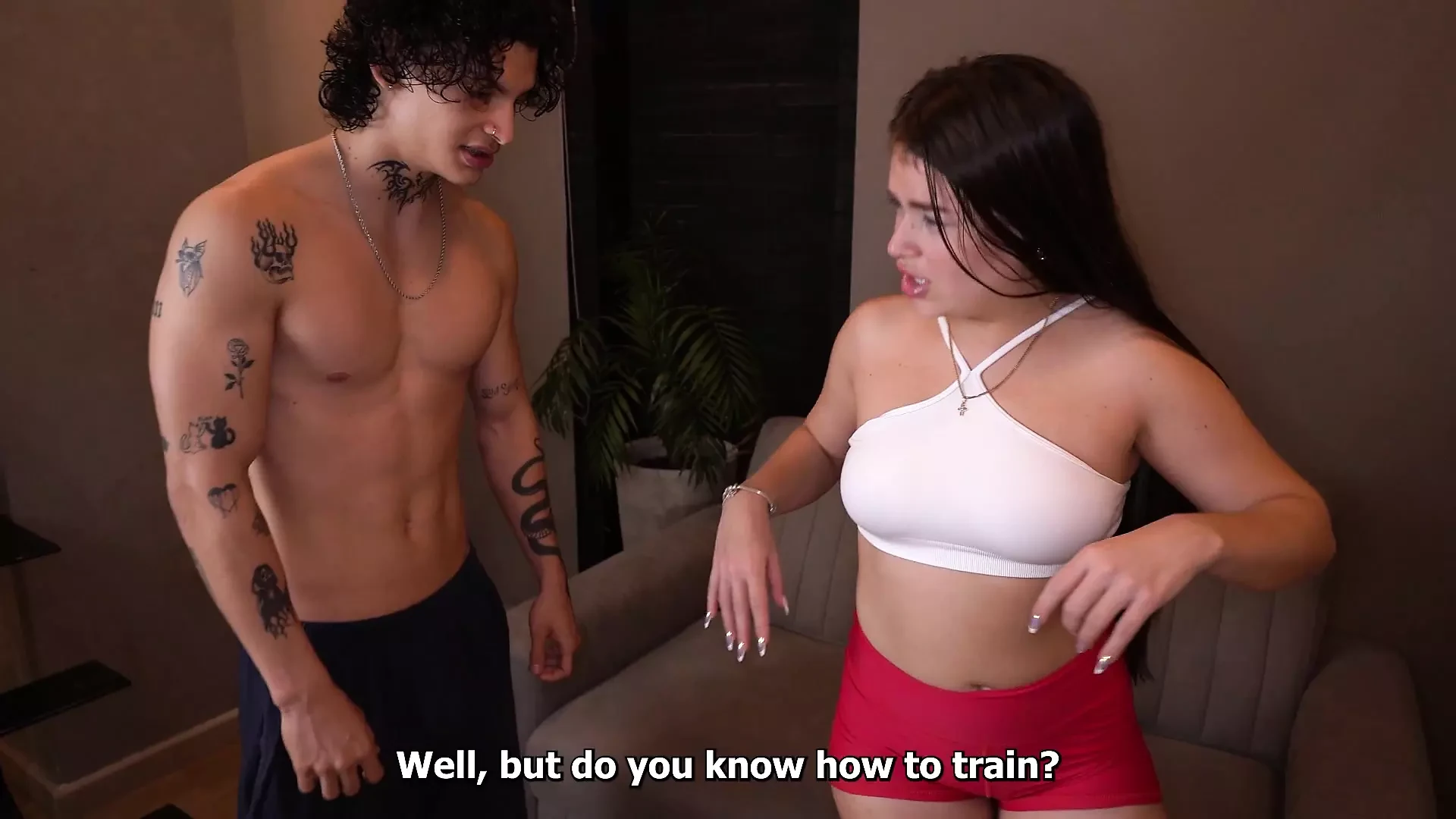 Joven musculoso se folla los increíbles culos de su hermanastra - Jordy Fabian & Ema Ribeiro