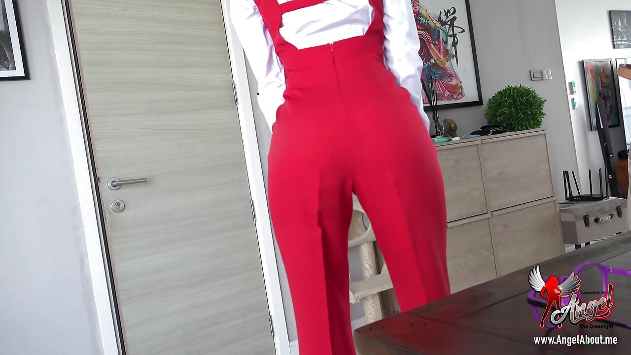 685 그녀는 확실히 배회하는 여자처럼 보인다