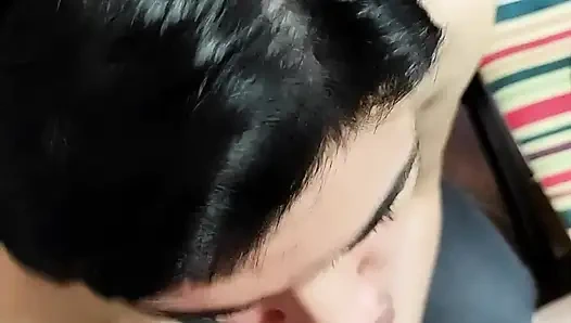 Kilat! Sepong kontol dan crot di dalam memek frankfurter-nya! (dan Black Jeans)