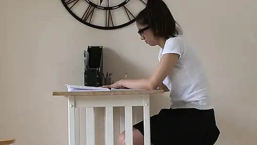 Sansasyonel hatun üvey erkek kardeşi tarafından sikiliyor