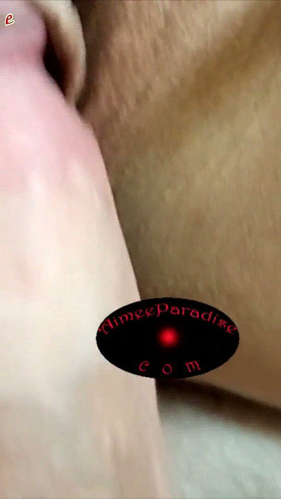 A mature bitch is beating in a shaking orgasm, almost to death fucked by the skillful fingers of a Real Man )) | Clip 3