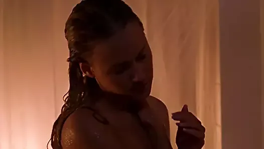 Tania Saulnier: Sexy Shower Girl - Smallville