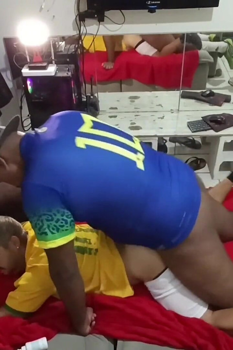 Mulgând fundul prietenului meu jucător de fotbal Partea 3