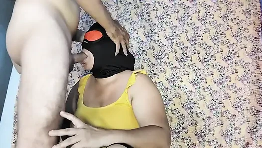 Blowjob yang indah, dia mengisap pelerku