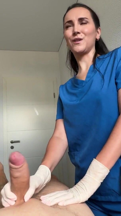 Hot Masseuse Puts On Latex Gloves For A Messy Happy Ending Cumshot | Clip 1