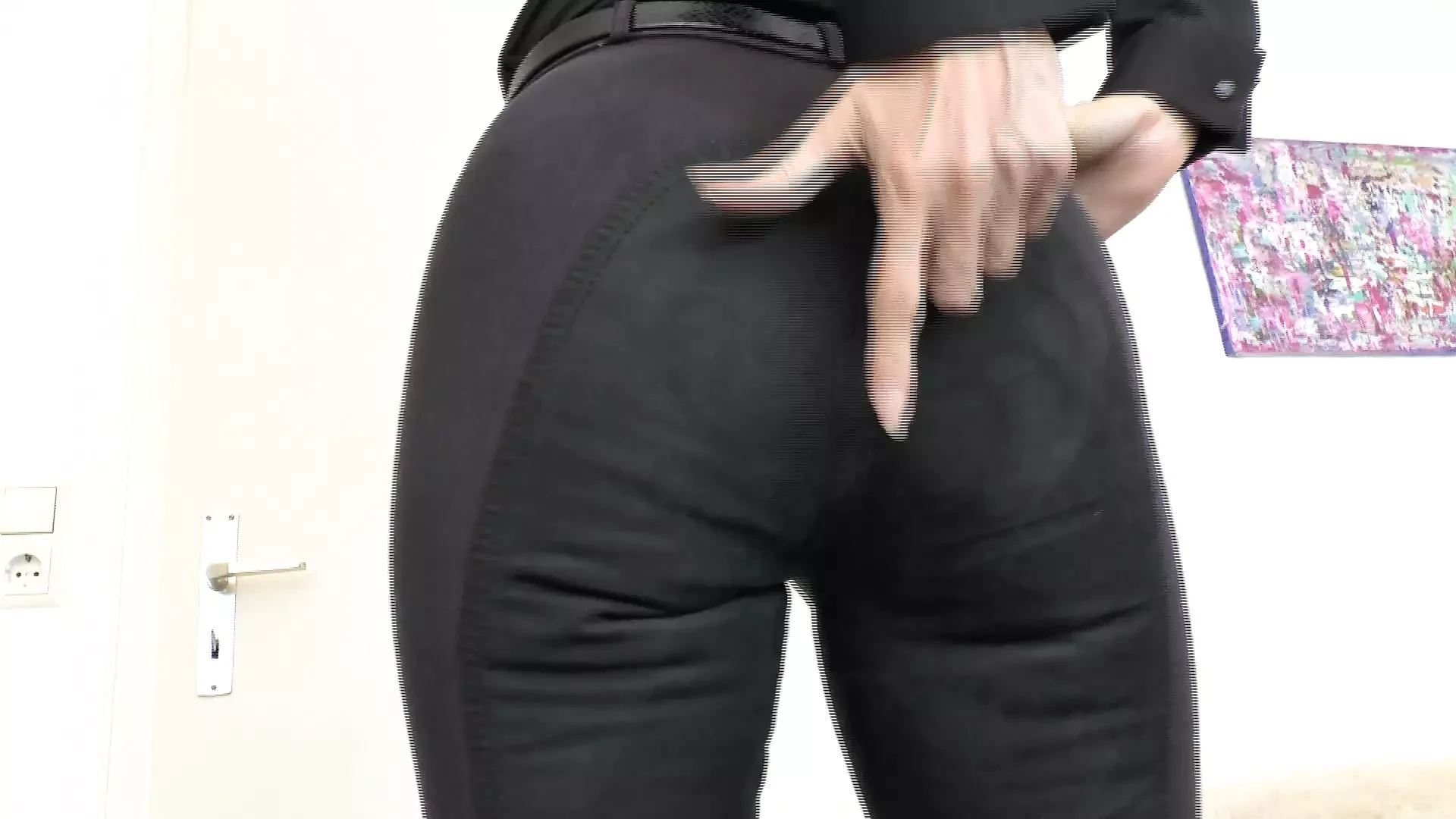 Coccola il mio con i pantaloni da equitazione e masturbarsi allo stesso tempo