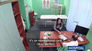 Fakehospital estudiante de pelo negro quiere polla