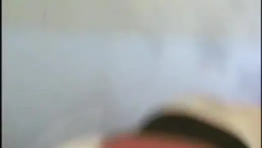 Zwei sexy küken befriedigen sich gegenseitig die muschi