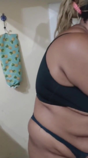Momen wajib dibagikan sama "IBU TIRIKU PAKAI CELANA DAN BERSIHIN RUMAH DENGAN SANGE"