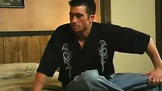 Sarışın hatun yoğun oral ve sert sikiş için polisi baştan çıkarıyor