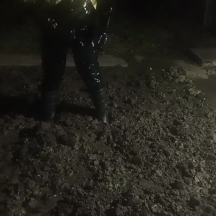 Latex-vis Worker Drone Mud Fuck