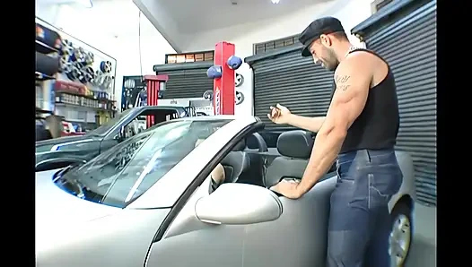 Coffee Brown против больших черных членов!! - Порно челенж