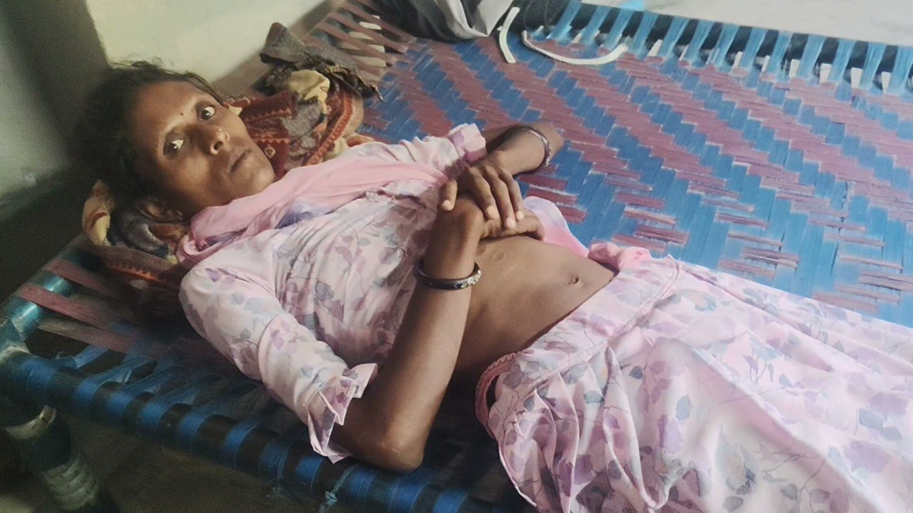 Desi Babi Bangali Ghar per Koi nahin Hai