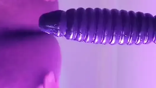 Vibrator anal cu aspirare la ușă și introducere în cur de jos