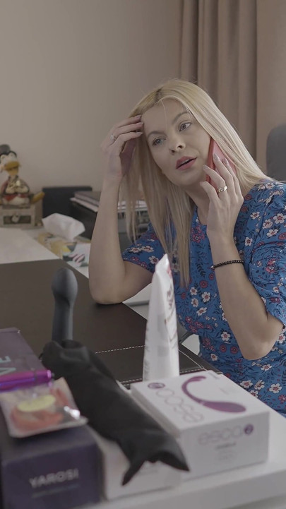 Blonde MILF Greedily Tests Every Toy on Herself