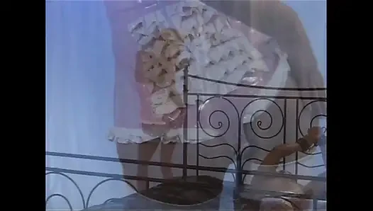 Фантастическую сексуальную милфу с волосатой киской трахнули и кончили в рот большого члена