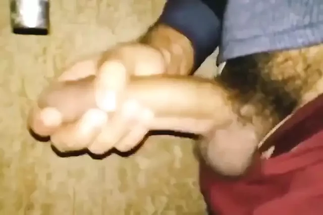 Indian guy pleaseing himself part 2