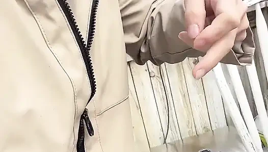 Gehen Sie Draußen, Dann Pissen, Muschi Zeigen