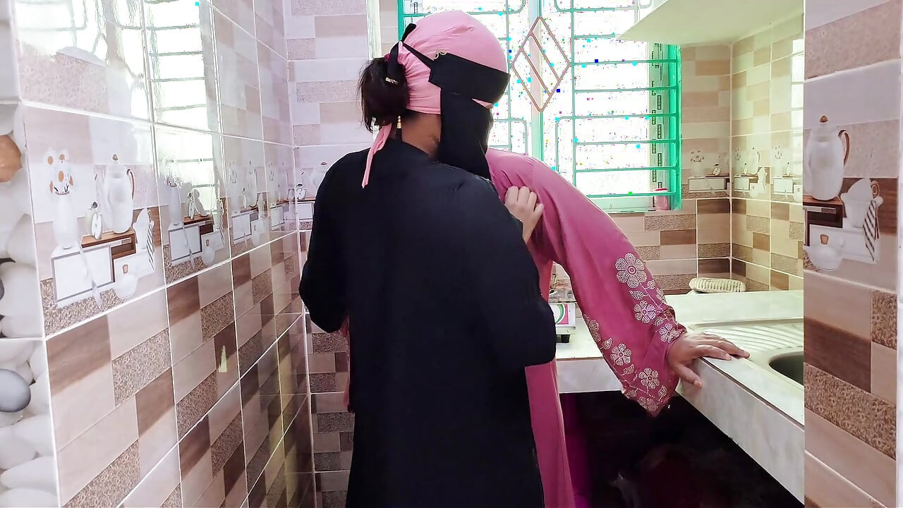Indian bhabhi ki rasleela nanad ke saath kitchen me part one
