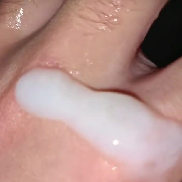 淋浴时用冷凝胶快速撸撸. 我的精液很好又厚