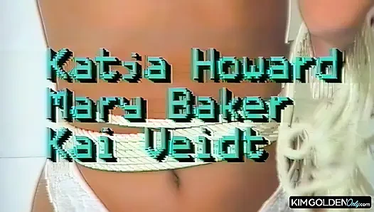 Sinnliche Blondinen im erotischen Striptease