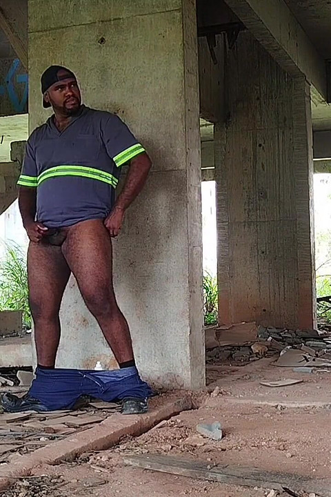 Ugly a Big Dildo in My Ass in Construction