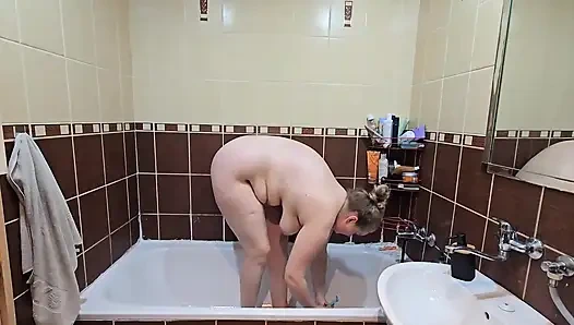 Busty BBW Shows Her Big Natural Tits and Shaves Her Pussy - Hot Shower