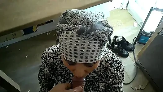 Muslim woman tries sucking a cock and does a good job