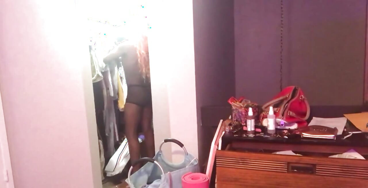 Óriásnő, levetkőzött többkamerás Te kis twerp.