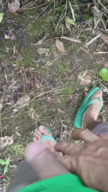 Nezaobilazan trenutak iz filma "Veliki kurac razbija u vrtu"