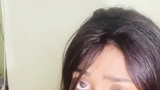 Cewek itu super hot ngajak dia ketemu sama aku