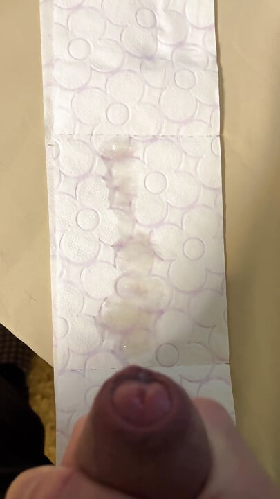 Earl Smile Big Cumshot Heavy Load On Toilet Paper