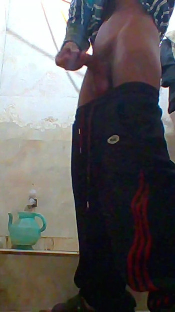 Must-see moment from "Pakistani boy in bathroom"