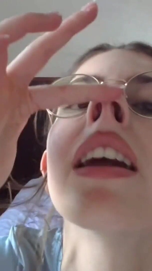 SHANAXNOW NOSE FETISH EATING BOOGERS PRESS NOSTRILS MOANING | Clip 2