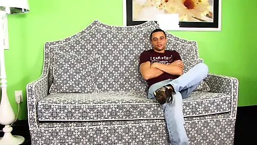 Тройничок экшн с грязными телочками-милфами