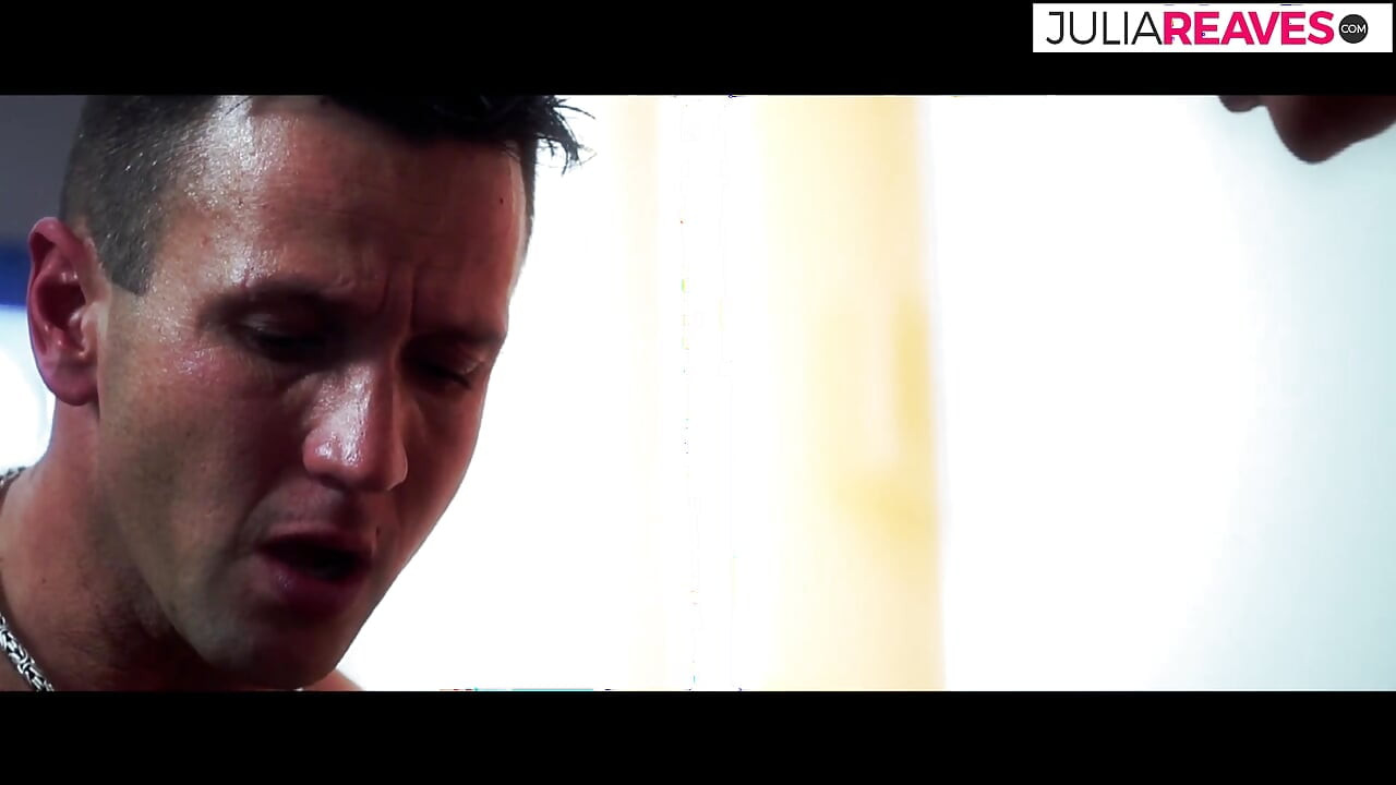 Huge Cock Slides Into Wet Cunt