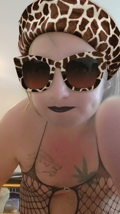 Sissy Danielle feeling sexy and needs a daddy