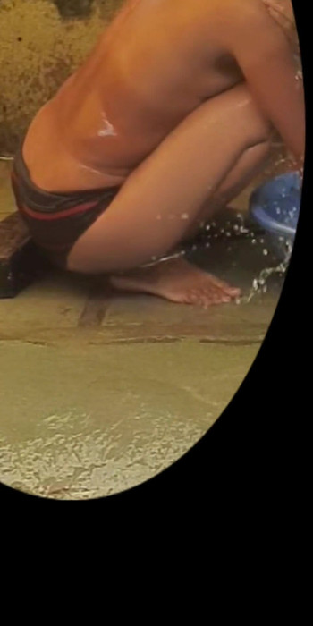 Spectacular moment from "I am watching of Chup Chup taking a bath, did not even know that the stepsister was taking a bath"