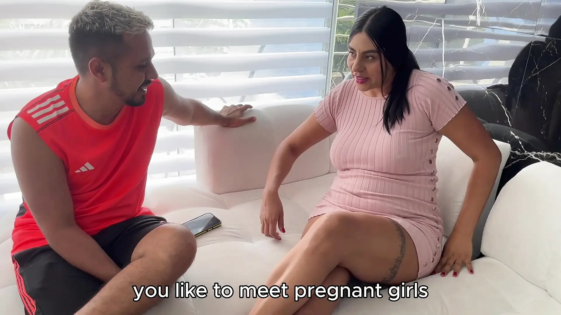 Online Date Ends in a Threesome with Two Pregnant Women, Their Pussies Were Very Wet and Tight