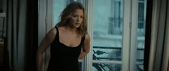Virginie Efira - It boy 2013 (Young Boy Mature Women)