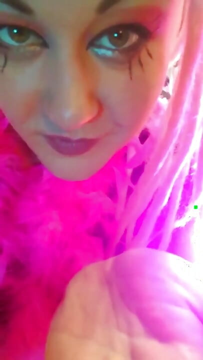 Komm auf meine hand und schlüpfe es wie eine kleine sissy-schlampe