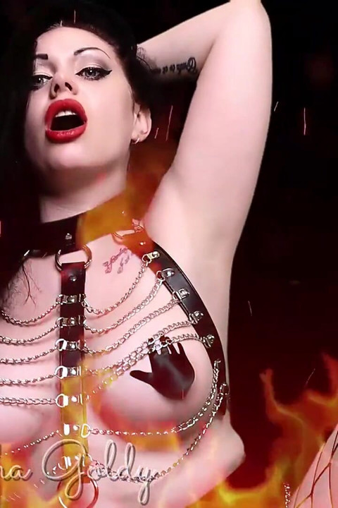 Succubus vil tappe deg og vil få hver siste dråpe av din manndomsenergi! JOI