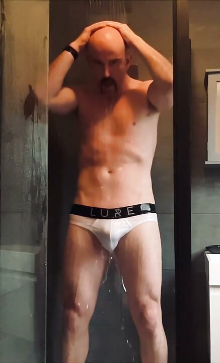 Who Likes Hot Guys in the Shower?
