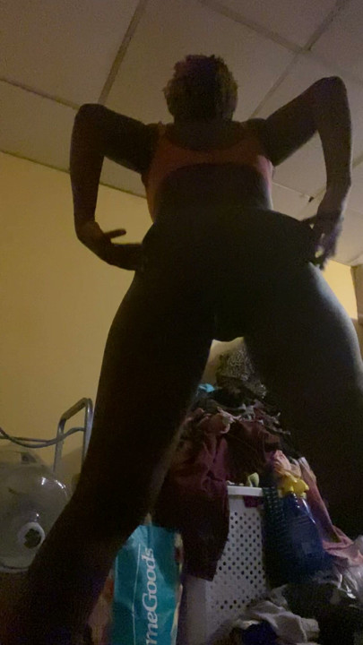 FREAKY Twitter  TeenTwerking Fat Ass