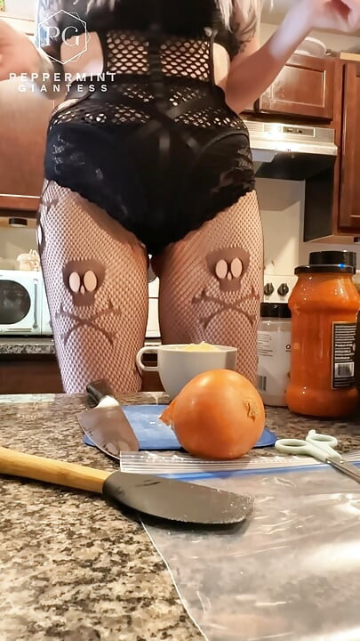 7'3 Peppermint Giantess face shells umplute cu un ajutor foarte obraznic minuscul legat de toc