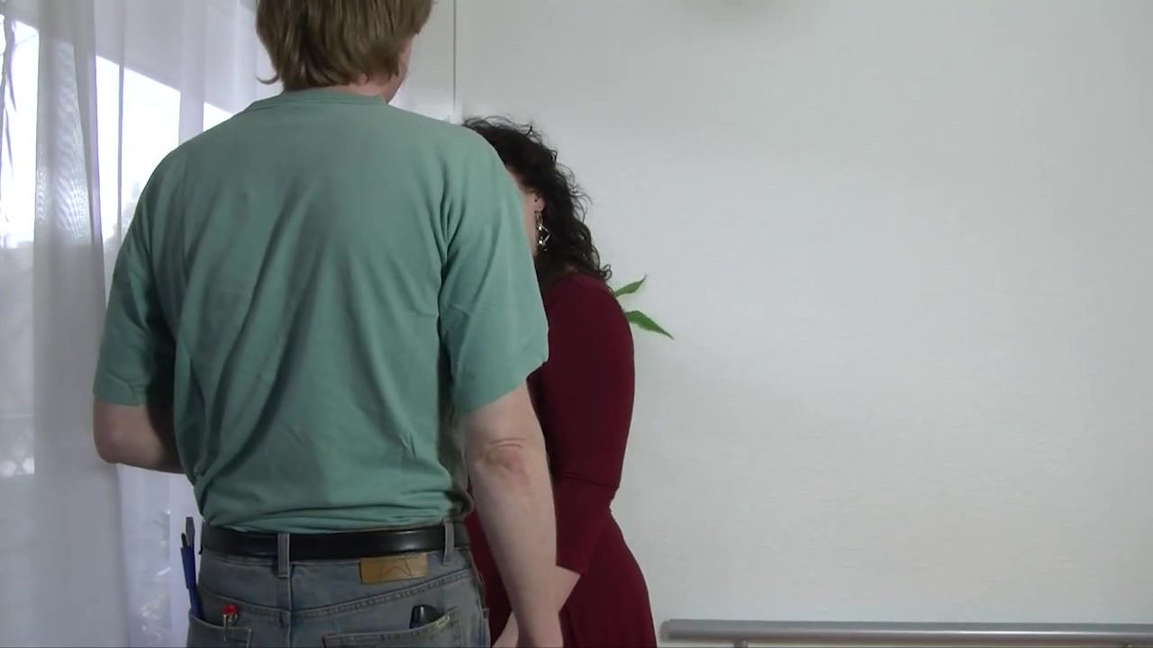 Brunette in heat needs sperm (Full Muschi Original Movie)