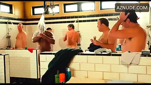Ving Rhames à poil sous la douche