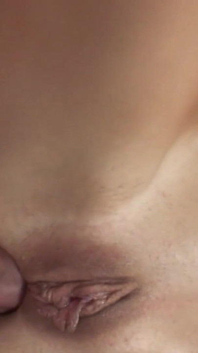 Jaw-dropping moment from "Fodi a minha entiada com a minha esposa no quarto ao lado video amador"