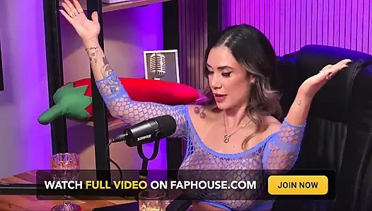 Cewek semok latina dengan tubuh aduhai lagi ngomong jorok sambil ngomong jorok