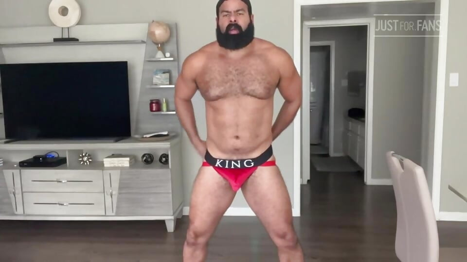 Show de webcam muscle bear en ropa interior y final feliz